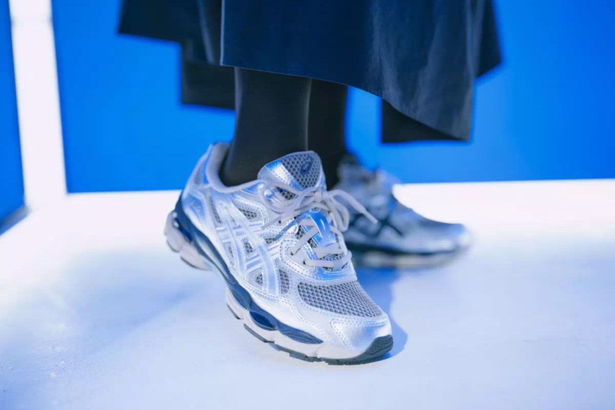 BILLY'S bestaat 10 jaar en dat vieren ze met de ASICS GEL-NYC 'Pure Silver &amp; Midnight'