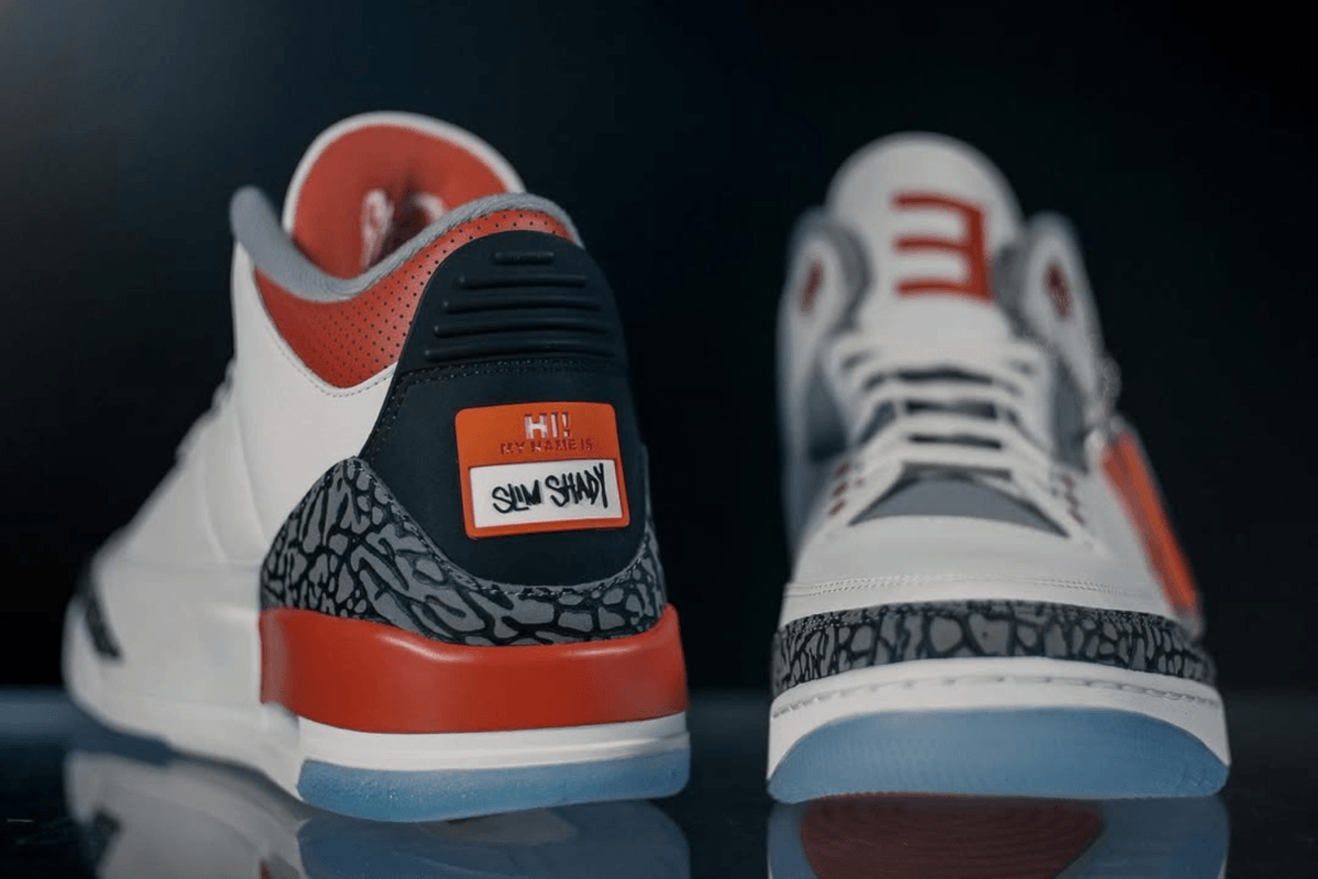Eerste blik op de Air Jordan 3 die Eminem tijdens de Super Bowl (2022) droeg