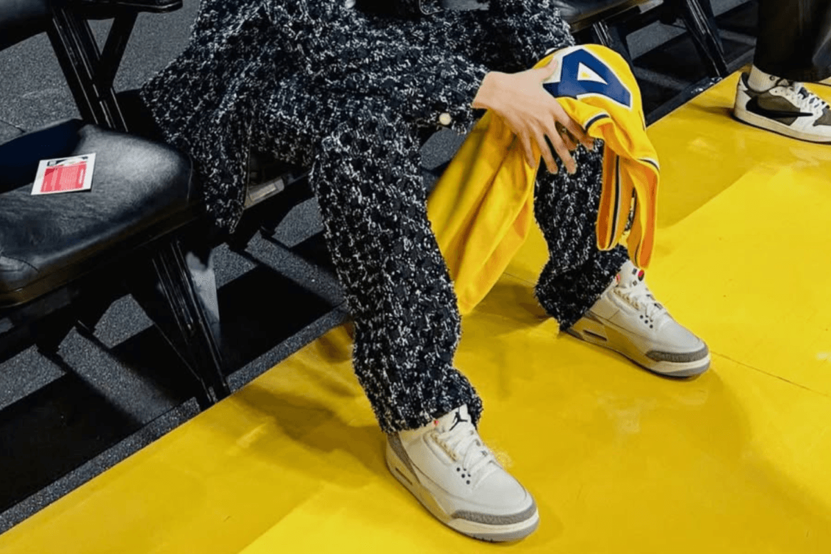 BTS' J-Hope gespot in de Air Jordan 3 'Seoul 2.0'